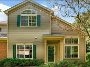 66 Southwicke Dr UNIT A, Streamwood, IL 60107
