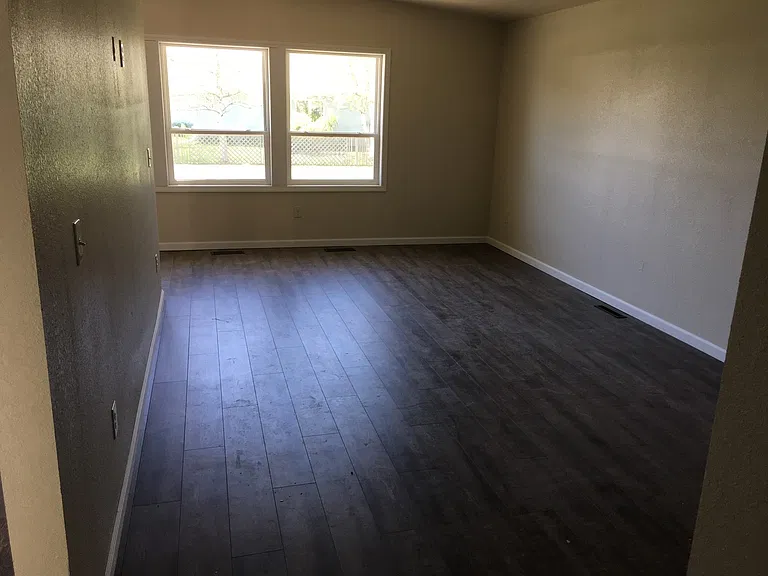 1438 Vandenberg Cir — Photo 2