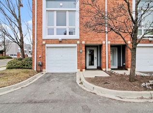 274 Main Sail Ct, Detroit, MI 48207