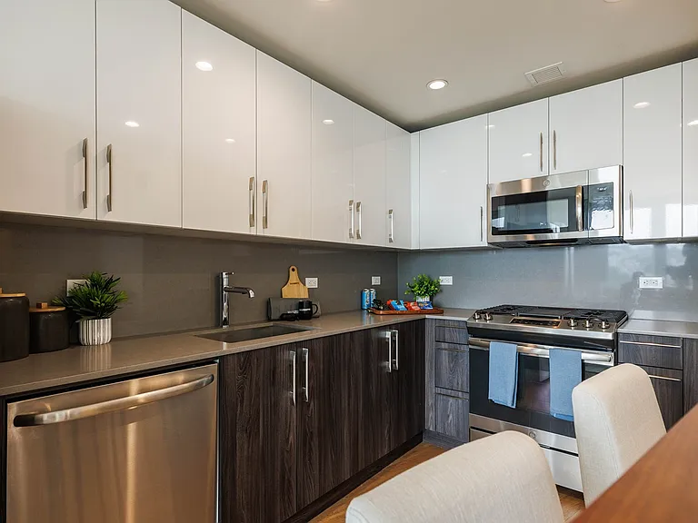 Sawyer Place — Photo 8