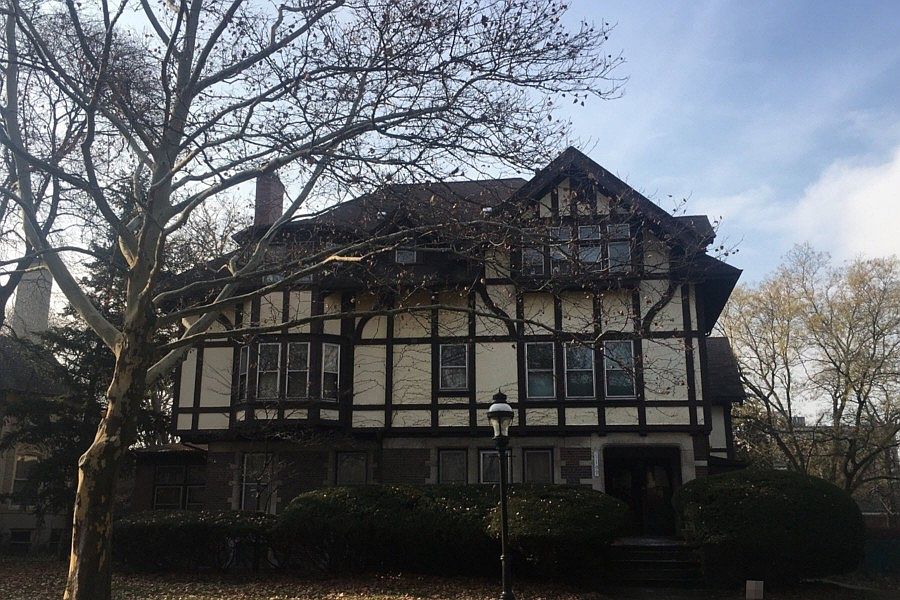 1st image of 1109 Iroquois St