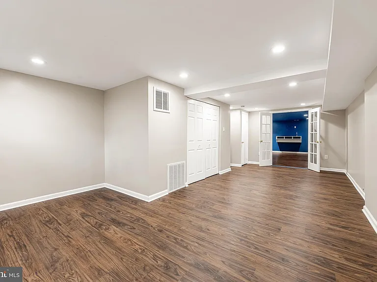6711 Doane Ave — Photo 25
