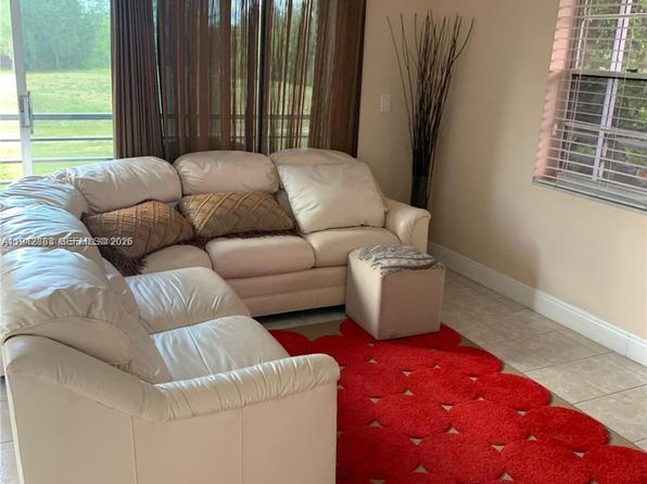 3048 Sunrise Lakes Dr APT 218