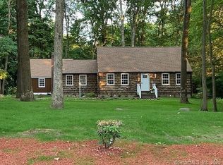 70 Woodhaven Dr, Avon, CT 06001