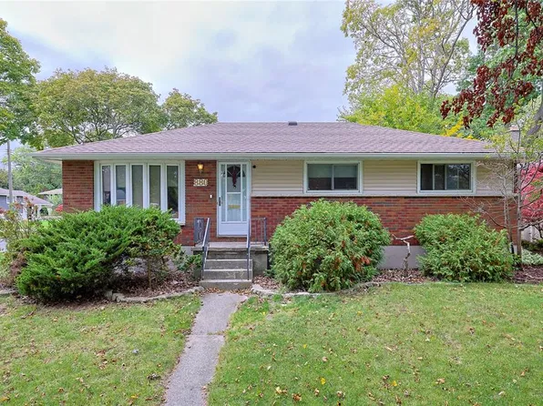 880 Champlain Rd, Sarnia, ON N7V 2G1