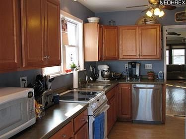 2nd image of 15120 Esther Ave