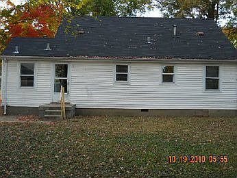 2nd image of 10401 Meadowview Dr