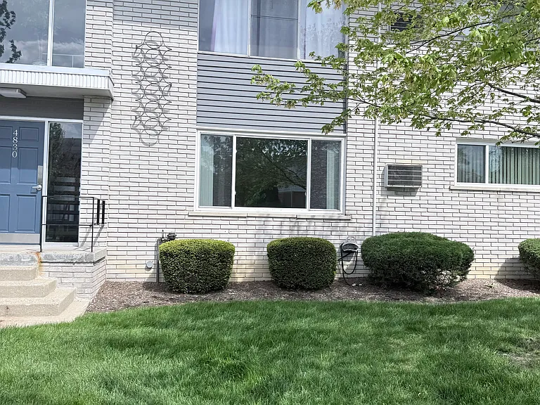 4830 Briarwood Ave #D2 — Photo 1