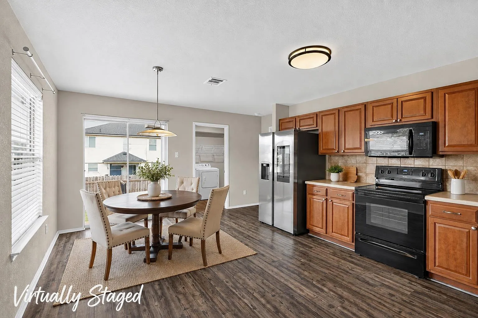 3 bed, 2.0 bath, 1304 sqft, $1,900 — Photo 3
