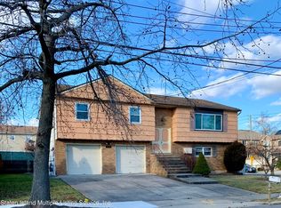 851 Edgegrove Ave, Staten Island, NY