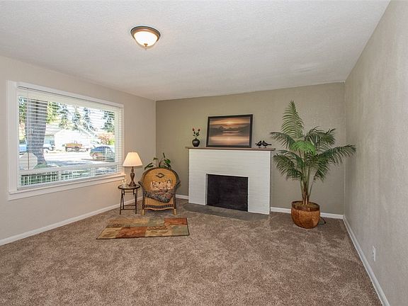 3rd image of 9612 14th Ave E
