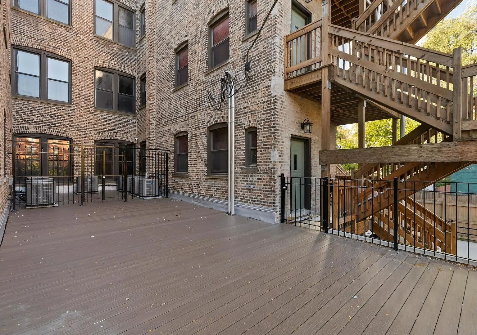 4 bed, 1873 sqft, $4,000 — Photo 4