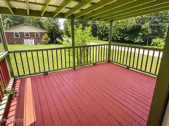 3rd image of 211 Walton Ln