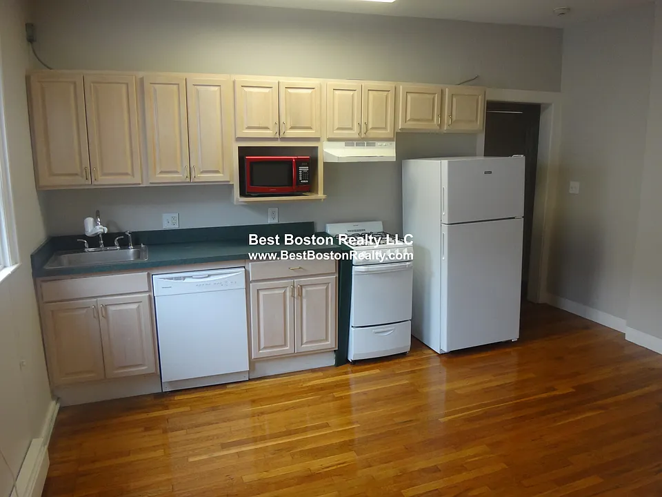 20 John F Kennedy St #7