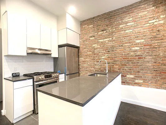 Rented by Bohemia Realty Group | media 21