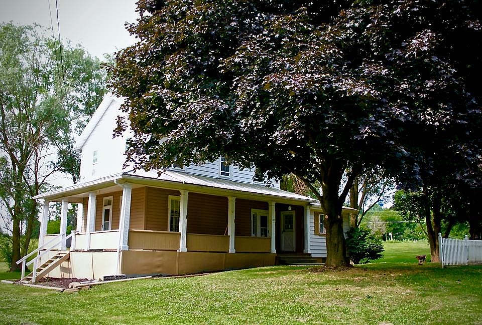 1st image of 89 E Main St