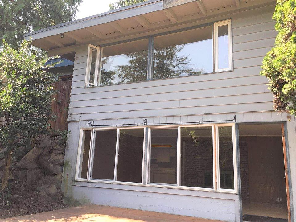 1st image of 2120 98th Ave NE