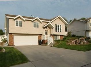 307 Laredo Rd, Papillion, NE 68046