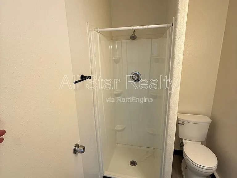 3901 Northwood Dr #8 — Photo 8