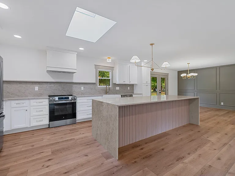460 Hilltop Trl — Photo 13