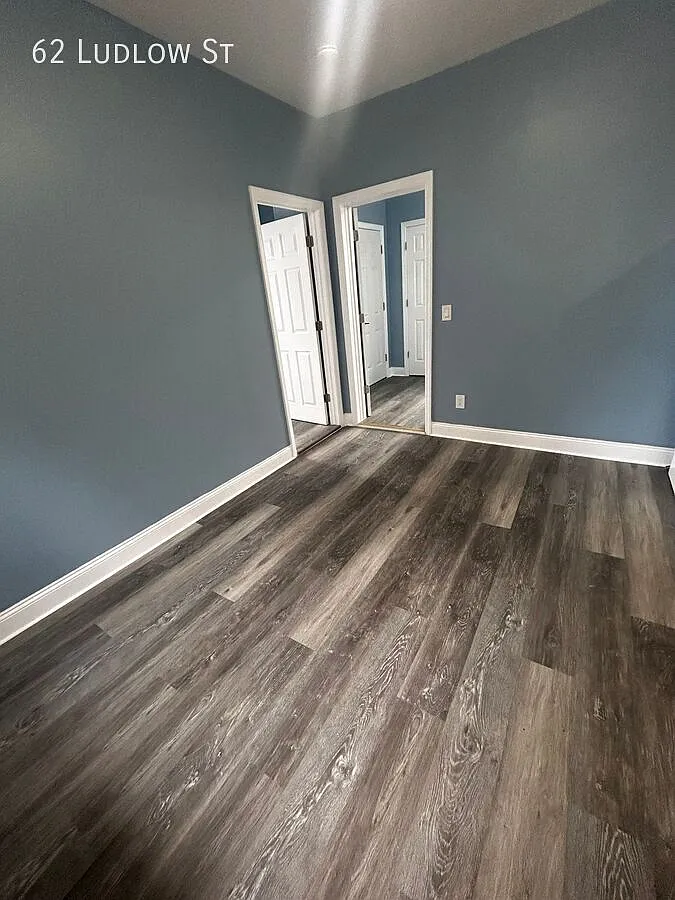 2 bed, $2,400 — Photo 4