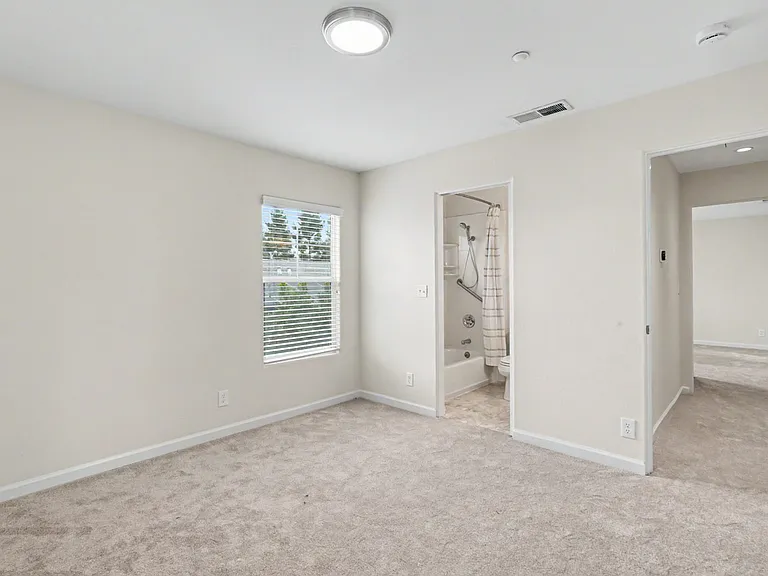808 Lenzen Ave #107 — Photo 31