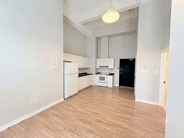 19 Dunlop St W #205 — Photo 6