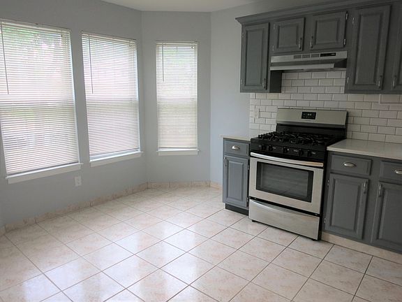 Updated eat-in-kitchen