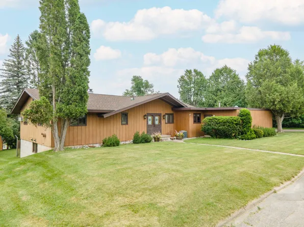 222 N 10th Ave, Iron River, MI 49935