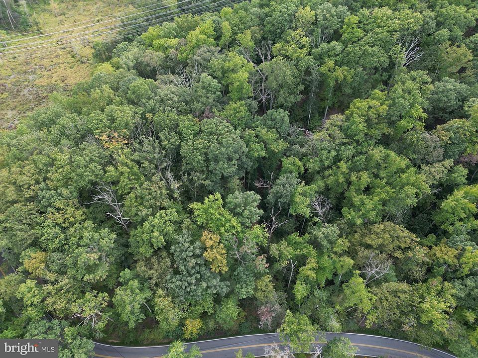 2nd image of 1396 Old River Rd
