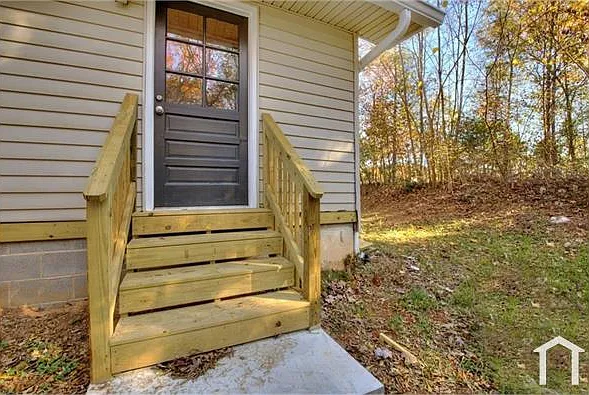 1304 Vine St NE — Photo 7