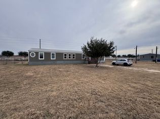 9470 Us Highway 87 W, La Vernia, TX 78121