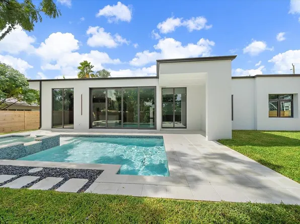 2441 Webber St, Sarasota, FL 34239