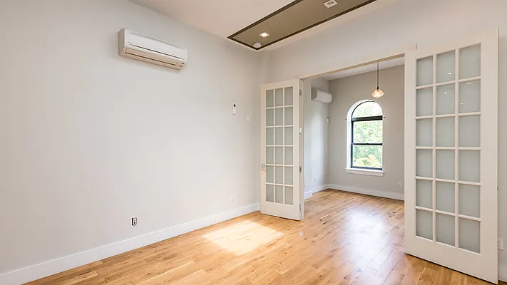 Rented by Nooklyn NYC LLC | media 16