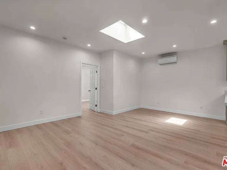 303 Culver Blvd — Photo 9