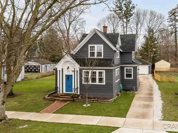 208 W 10th St, Holland, MI 49423