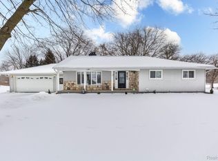 20500 Armada Ridge Rd, Armada, MI 48005