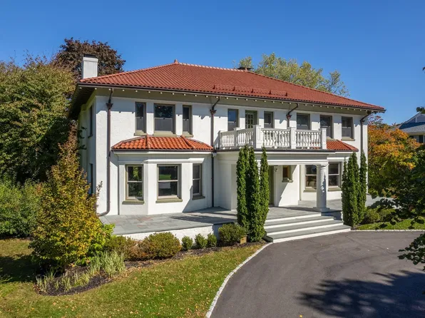 2 Ocean Ave, Swampscott, MA 01907