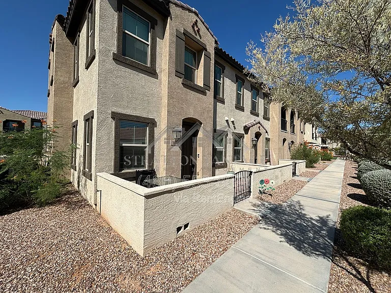 155 N Lakeview Blvd #136 — Photo 2