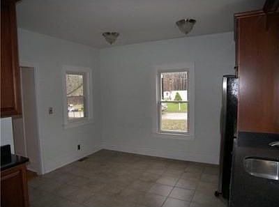5th image of 592 Lakeview Ave