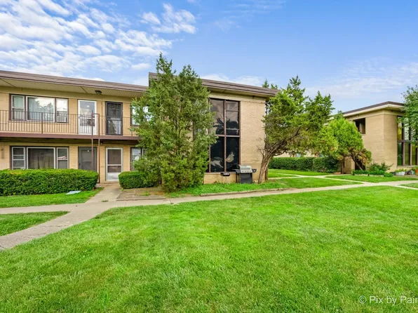 16 King Arthur Ct APT 10, Northlake, IL 60164