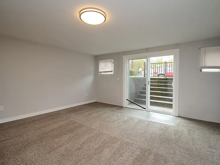 9655 N Edison St — Photo 17