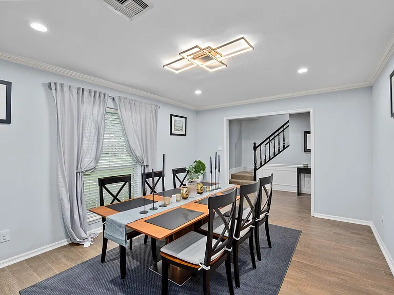 827 Thicket Ln #827 — Photo 4