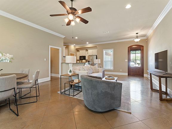 2nd image of 2337 Woodland Ct
