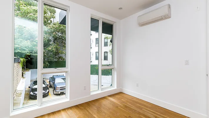 Rented by Nooklyn NYC LLC | media 32