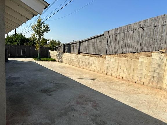 3rd image of 19397 Baelen St