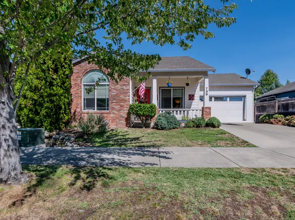 739 S Haskell St, Central Point, OR 97502