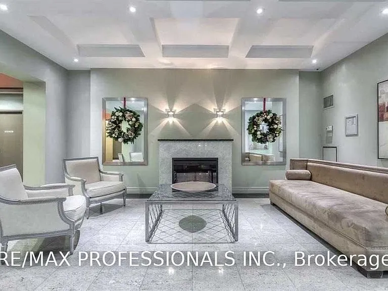 15 Stafford St #406 — Photo 3