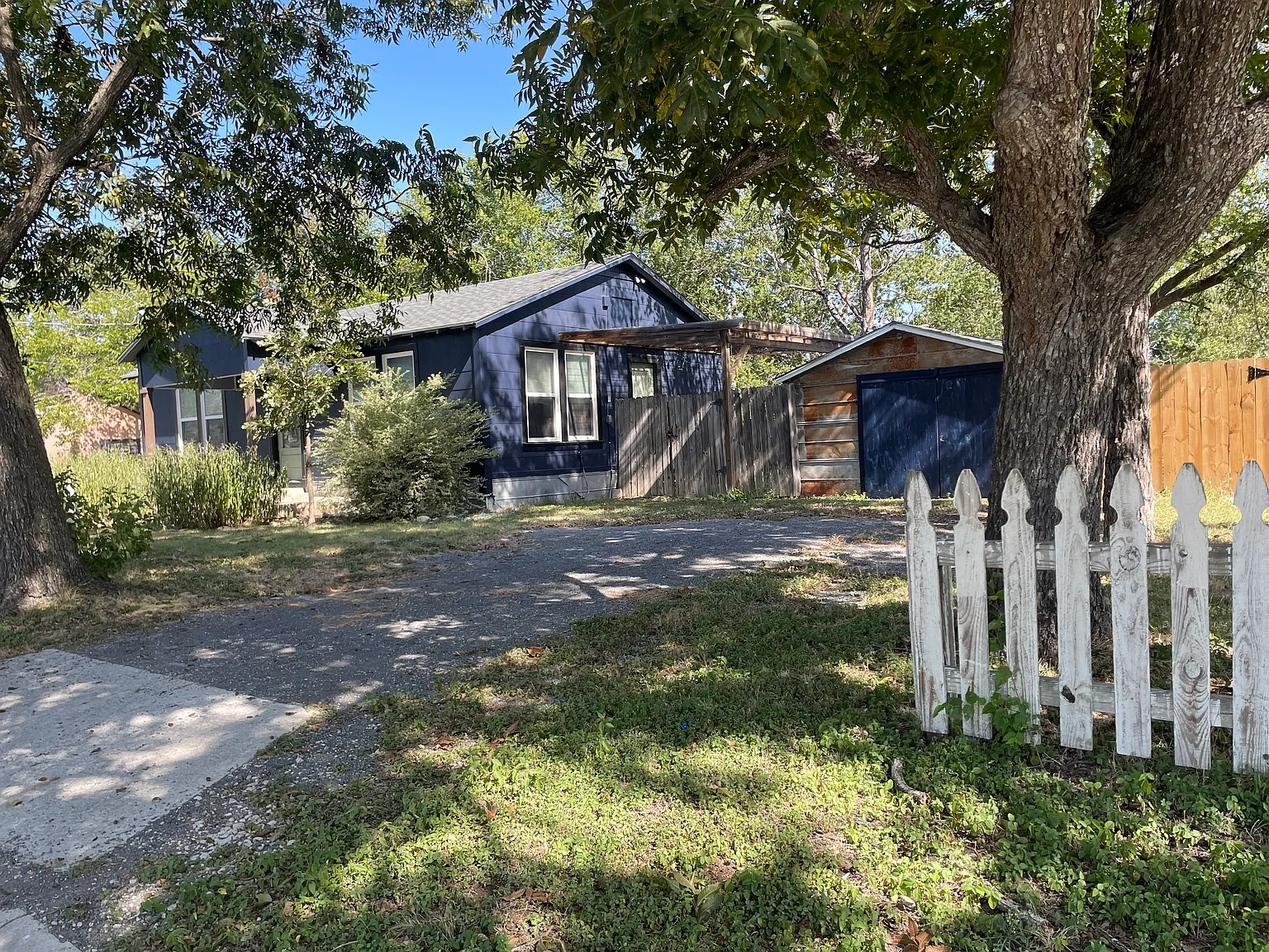 2 bed, 864 sqft, $1,300 — Photo 3