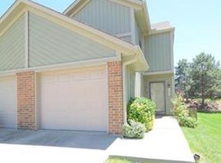 239 SW Pinetree Ln, Lees Summit, MO 64063